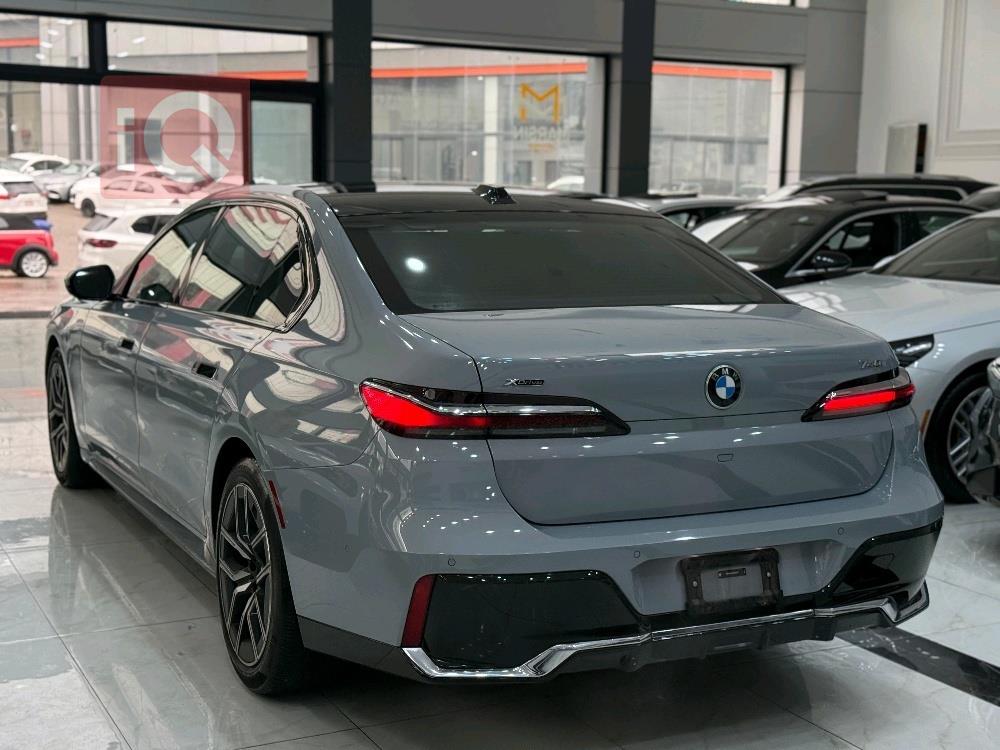 بي ام دبليو الفئة 7